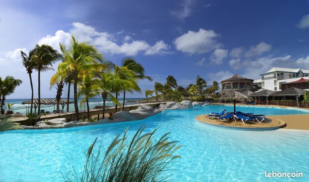 Le Petit Eden - Residence 3 Etoiles - Piscine Et Plage "Le Manganao" Saint-Francois  Buitenkant foto