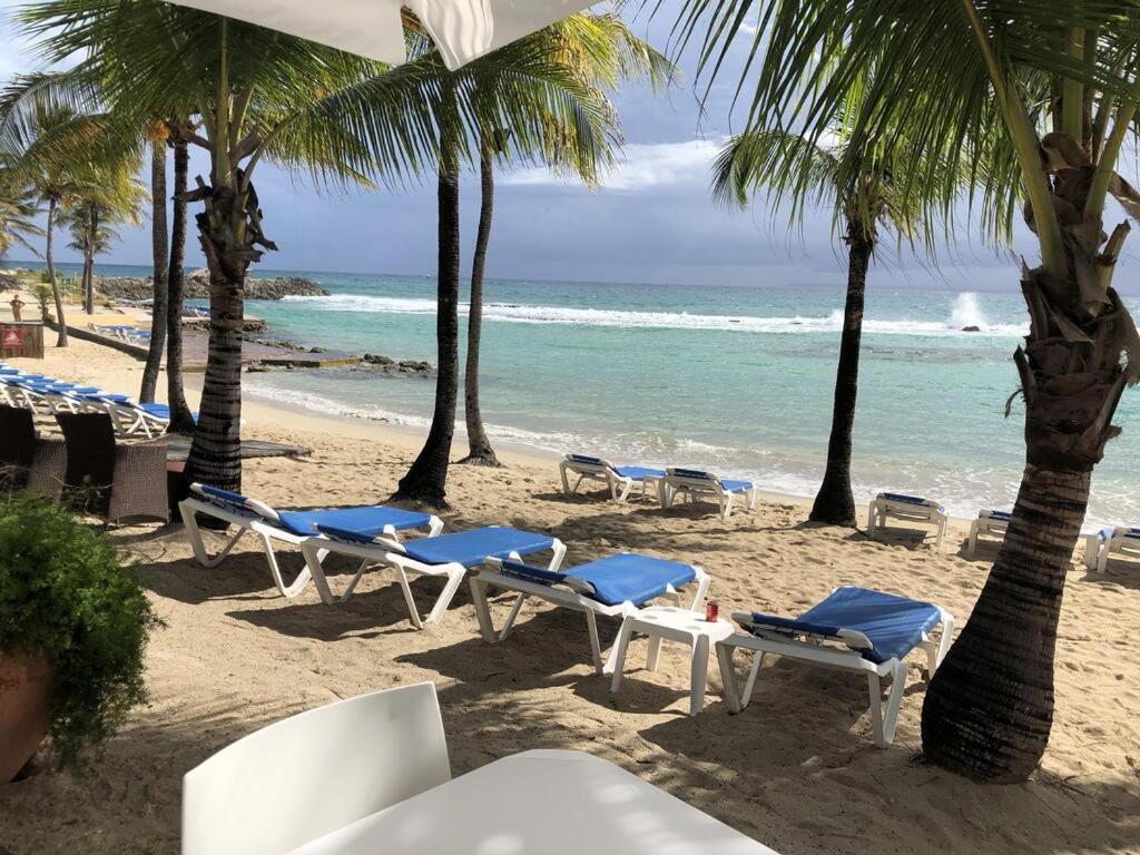 Le Petit Eden - Residence 3 Etoiles - Piscine Et Plage "Le Manganao" Saint-Francois  Buitenkant foto