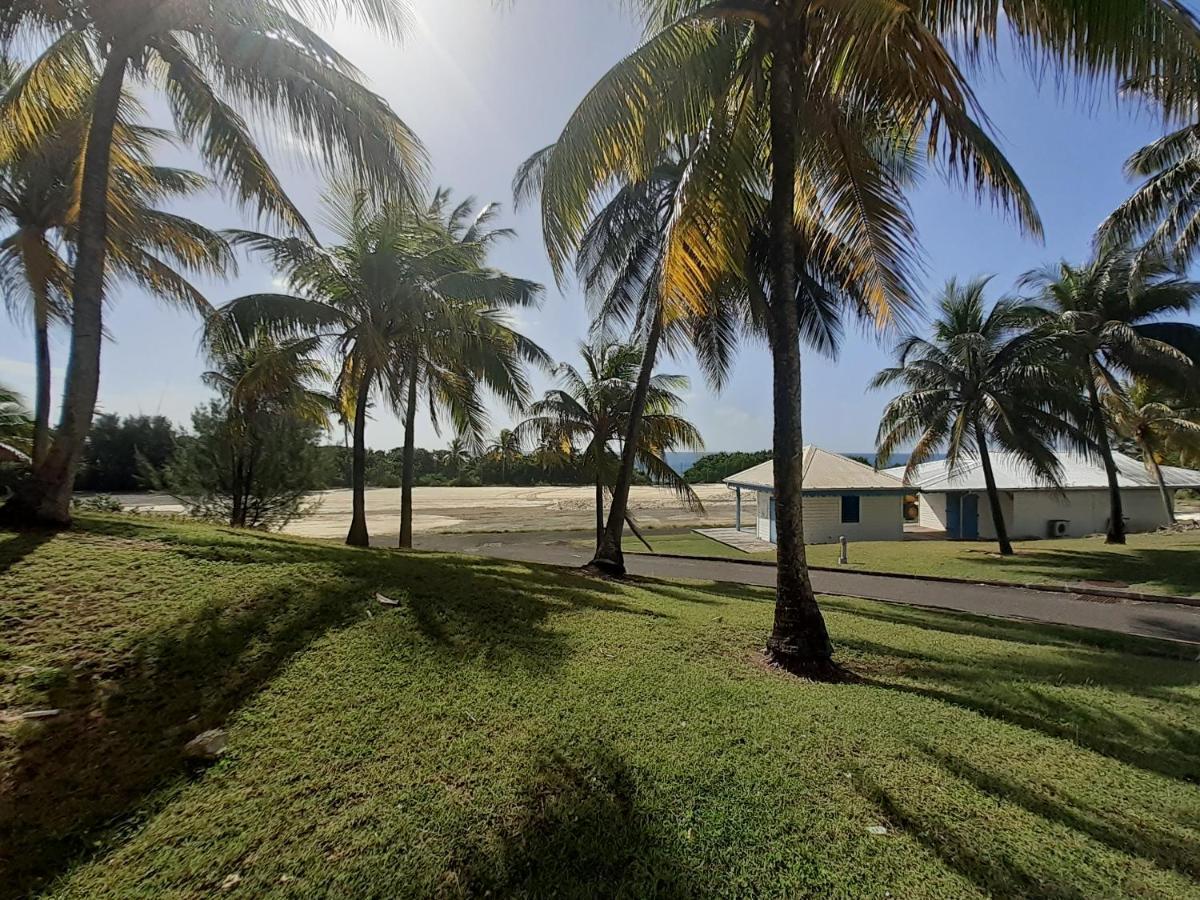 Le Petit Eden - Residence 3 Etoiles - Piscine Et Plage "Le Manganao" Saint-Francois  Buitenkant foto